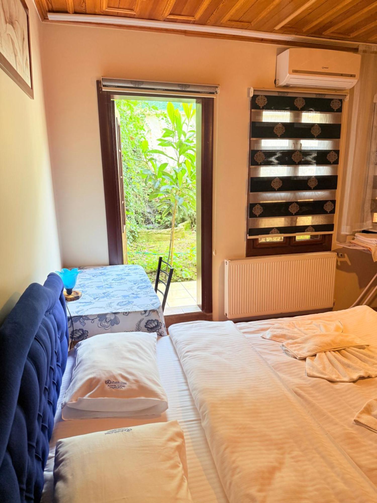 Oez Butik Otel Antik Kent Myrleia Mudanya Exterior foto